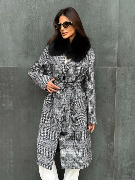 Пальто зимнее с мехом