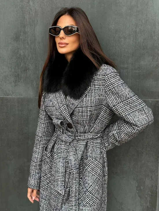 Пальто зимнее с мехом