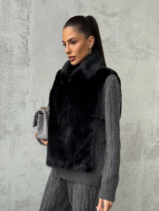 Черная манишка из меха норки