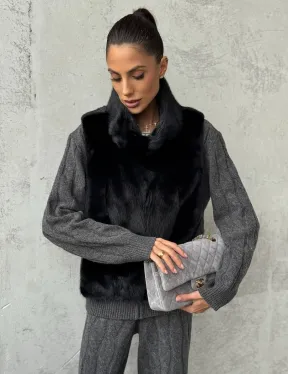 Черная манишка из меха норки