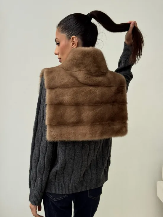 Бежевая норковая манишка