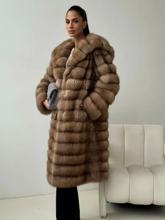 Шуба из куницы с капюшоном кобра