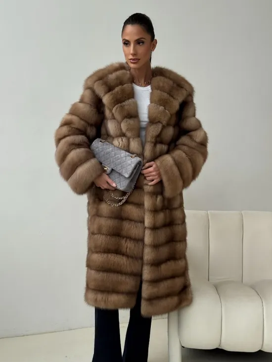 Шуба из куницы с капюшоном кобра