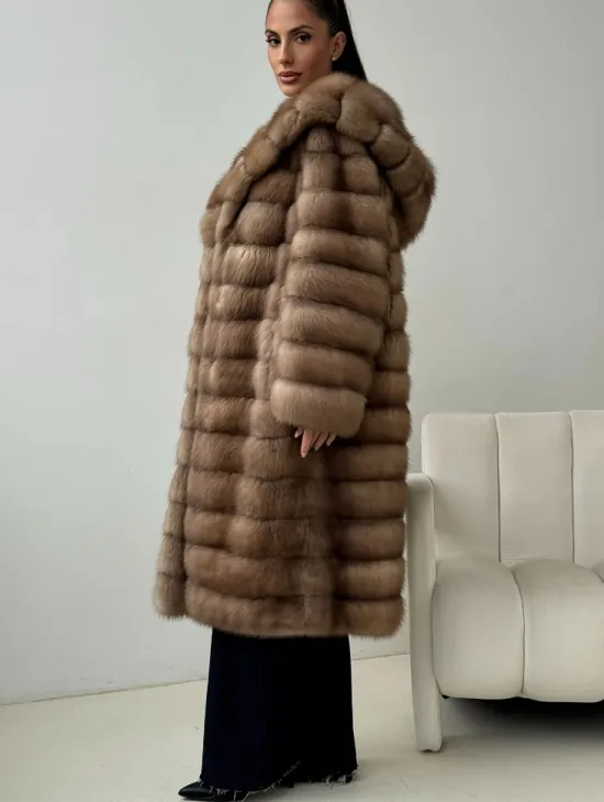 Шуба из куницы с капюшоном кобра