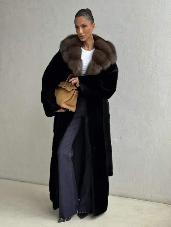 Длинная шуба из аукционного меха норки SAGA FURS