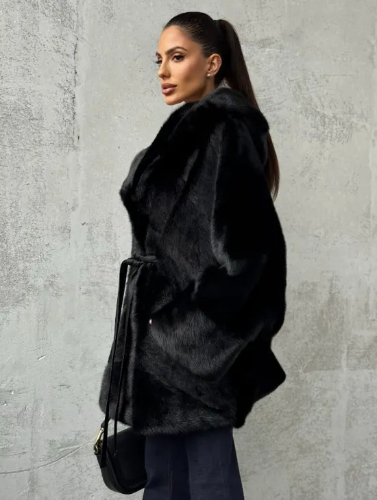 Полушубок черный норковый с капюшоном
