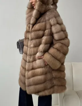 Шуба из куницы с капюшоном в цвете тор-тор