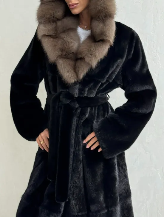 Черная норковая шуба с поясом - капюшон куница