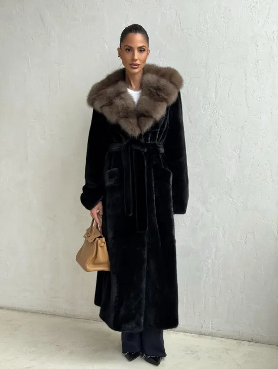 Черная норковая шуба с поясом - капюшон куница
