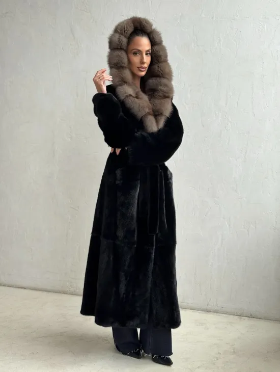 Черная норковая шуба с поясом - капюшон куница