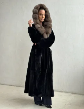 Черная норковая шуба с поясом - капюшон куница