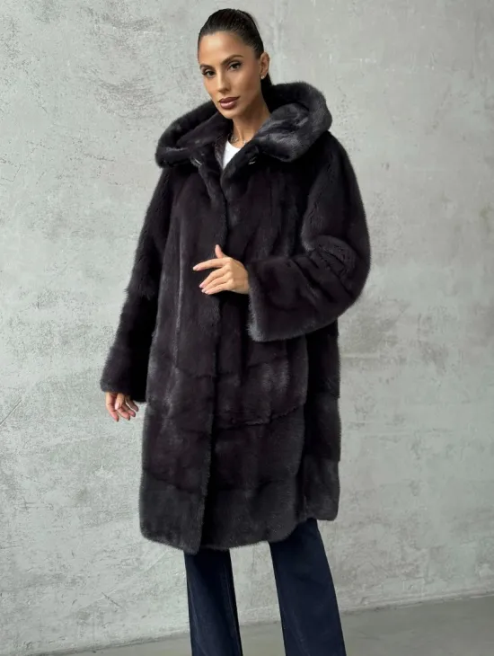 Женская норковая шуба с капюшоном