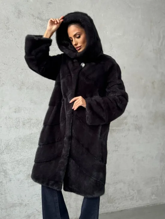 Норковая женская шуба с капюшоном