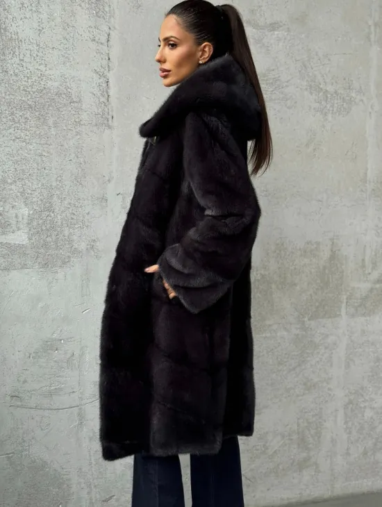 Норковая женская шуба с капюшоном