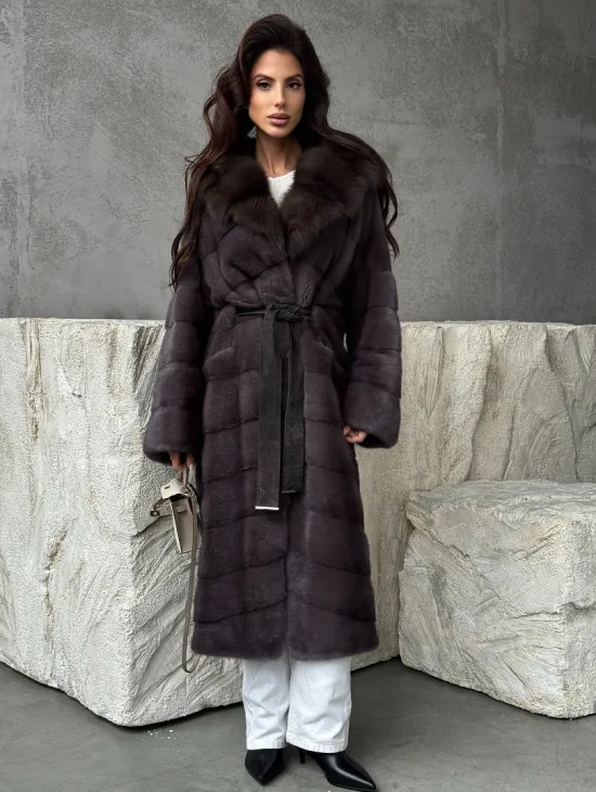 Шуба норковая графитовый ирис с капюшоном куницы