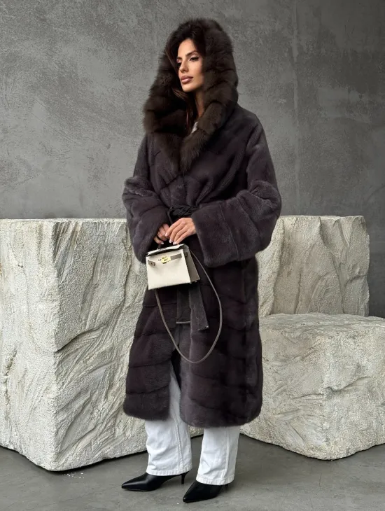 Шуба норковая графитовый ирис с капюшоном куницы