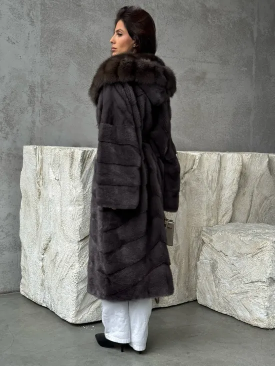 Шуба норковая графитовый ирис с капюшоном куницы