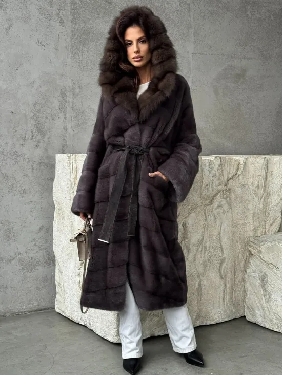 Шуба норковая графитовый ирис с капюшоном куницы