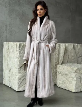 Светлая шуба из натуральной скандинавской норки