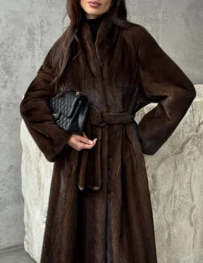 Пальто из норки с V-образным воротом