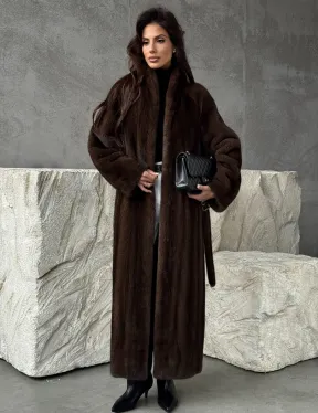 Пальто из норки с V-образным воротом