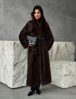 Пальто из норки с V-образным воротом