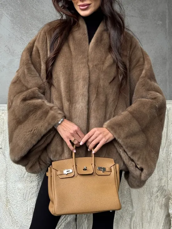 Норковое пончо с рукавами «летучая мышь»