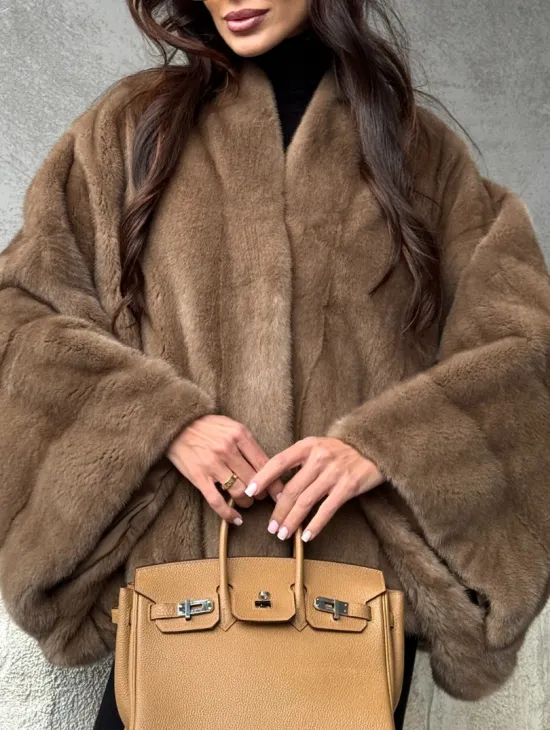 Норковое пончо с рукавами «летучая мышь»