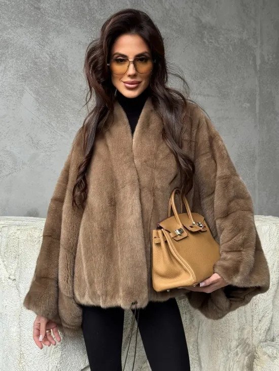 Норковое пончо с рукавами «летучая мышь»