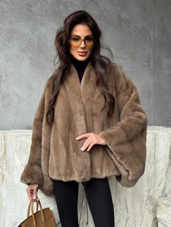 Норковое пончо с рукавами «летучая мышь»