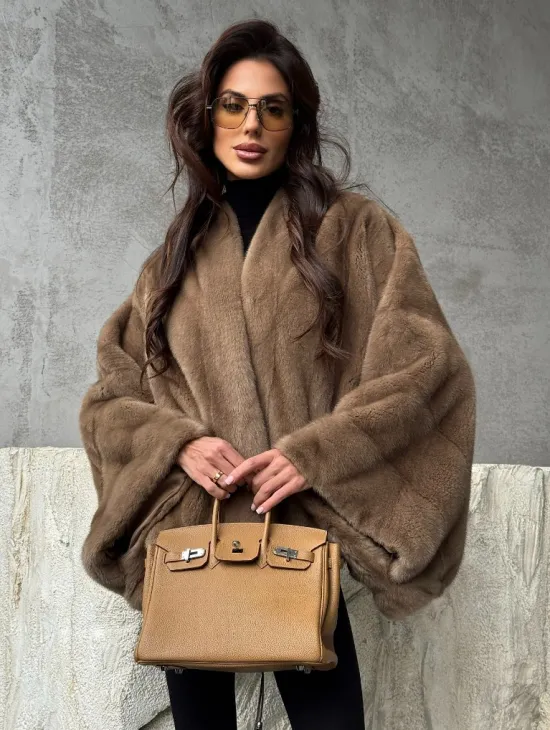 Норковое пончо с рукавами «летучая мышь»