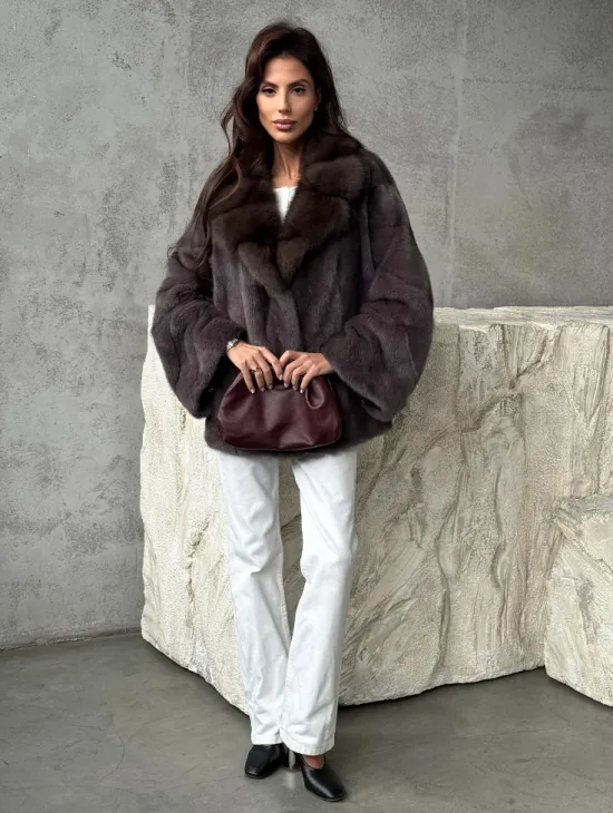 Норковый полушубок с воротником куница