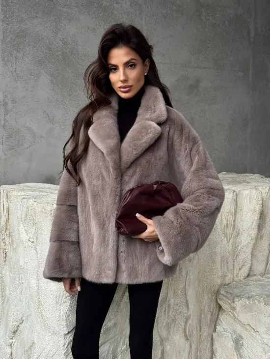 Короткая женская норковая шуба