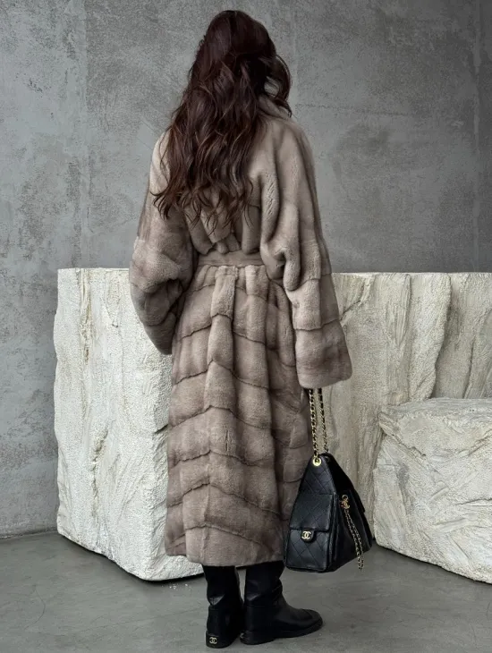 Удлинённая норковая шуба с поясом