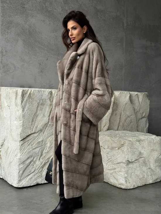 Удлинённая норковая шуба с поясом