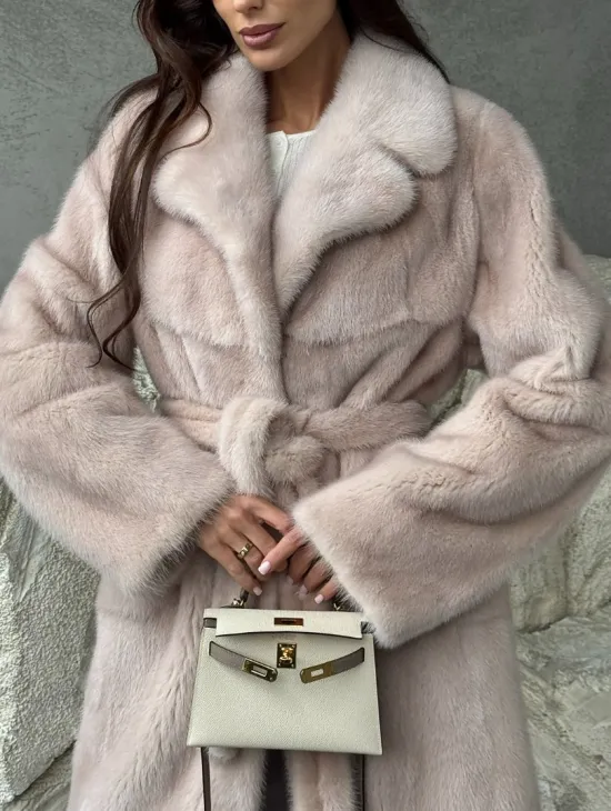 Светлая классическая норковая шуба