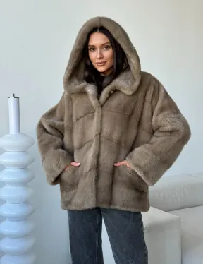 Короткая  норковая шуба с капюшоном