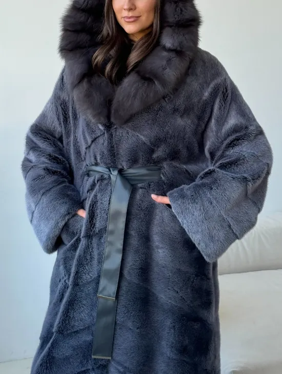 Длинная норковая шуба с куницей капюшон