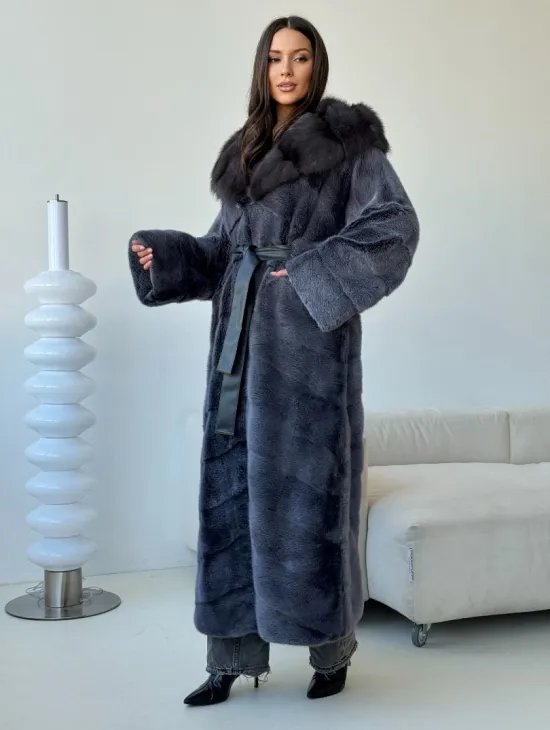 Длинная норковая шуба с куницей капюшон
