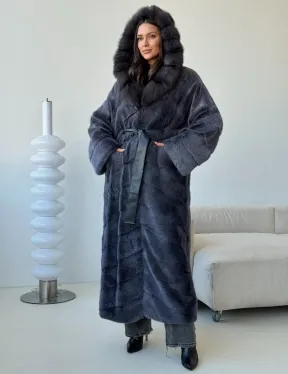 Длинная норковая шуба с куницей капюшон