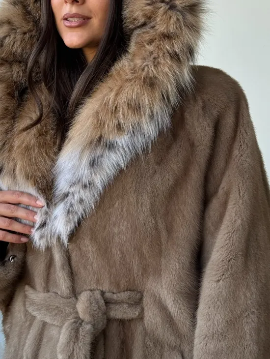 Норка - шуба летучая мышь с капюшоном рысь