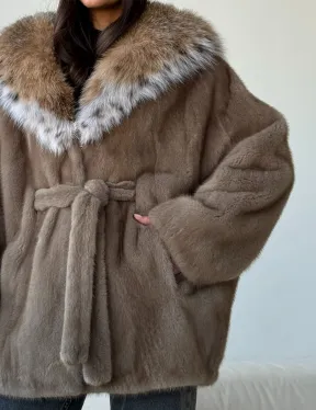 Норка - шуба летучая мышь с капюшоном рысь