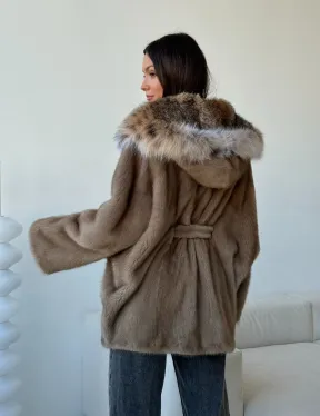 Норка - шуба летучая мышь с капюшоном рысь