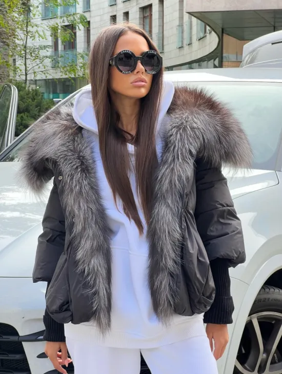 Пуховик с воротником из чернобурой лисы