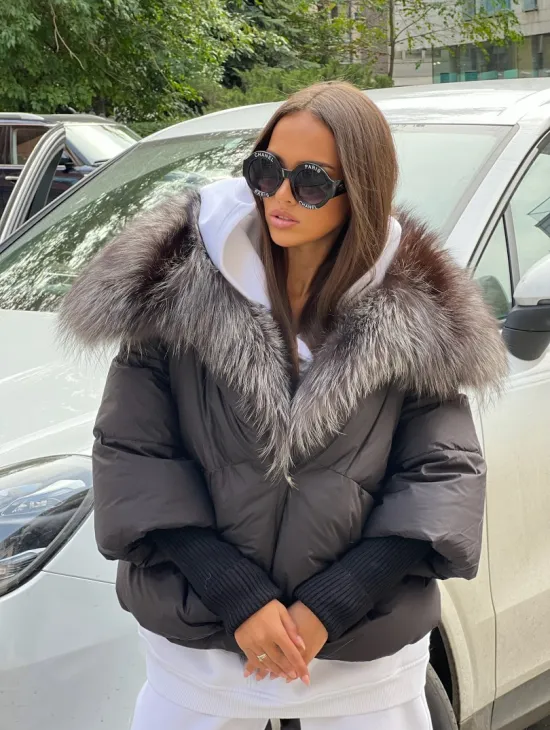 Пуховик с воротником из чернобурой лисы