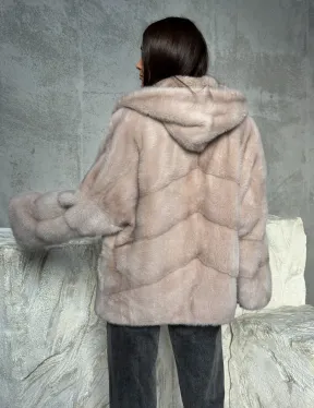Норковый полушубок с капюшоном в цвете пудра
