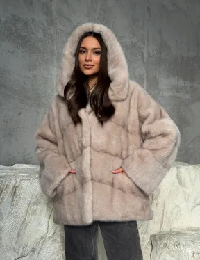 Норковый полушубок с капюшоном в цвете пудра