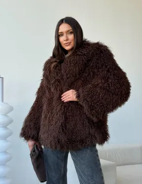 Коричневая шуба из ламы