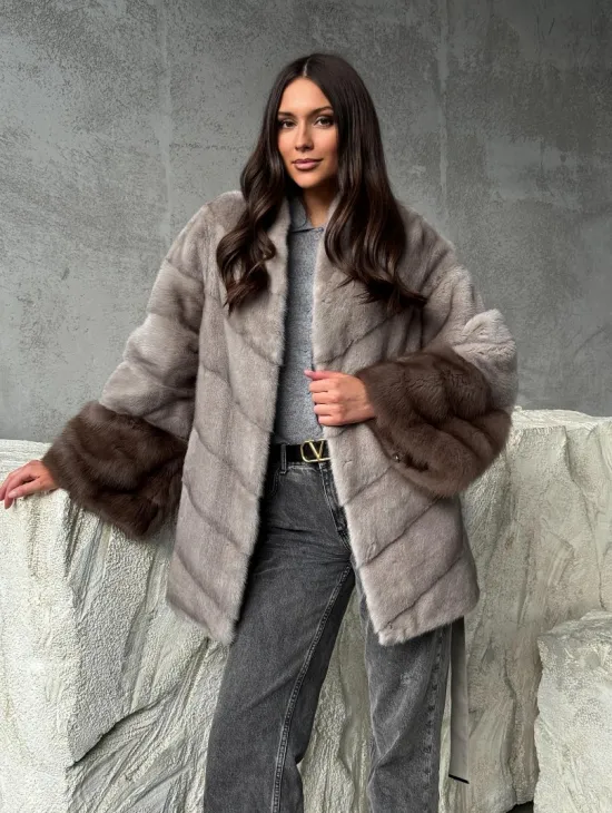 Норковое полупальто с меховыми манжетами из куницы