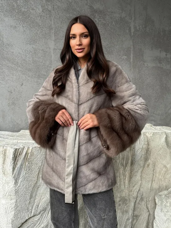 Норковое полупальто с меховыми манжетами из куницы